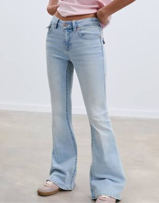 Stradivarius D04 Low Rise Flared Jeans In Blue