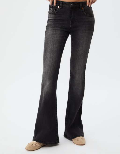 Stradivarius – D04 – Schlagjeans in verwaschenem Schwarz mit niedrigem Bund, 2 von 4