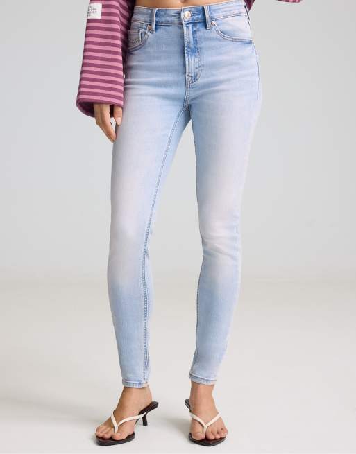 Stradivarius D07 High-Waist Skinny Jeans in mittelhellblauem Denim, 2 von 7