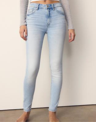 Stradivarius - D07 - Jean skinny à taille classique - Bleu moyen