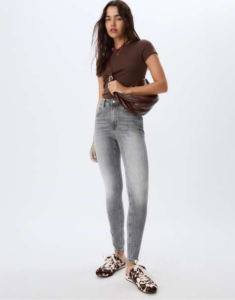 Stradivarius D07 regular waist skinny jeans in dark grey denim wash - view 1
