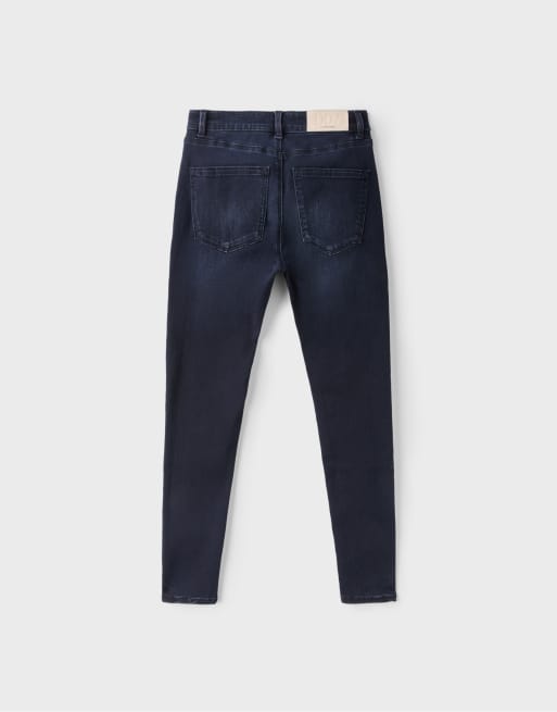 Stradivarius D07 regular waist skinny jeans in middenblauwe denimwassing, 7 van 7