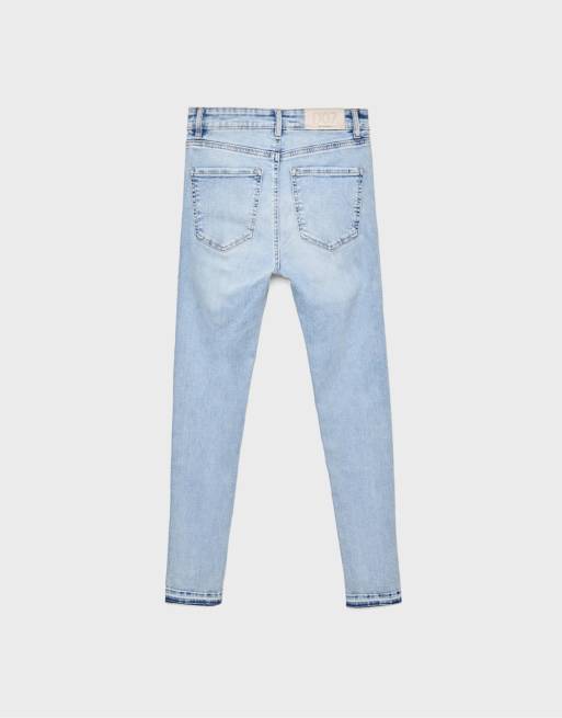 Stradivarius – D07 – Skinny Jeans mit mittelhohem Bund aus mittel- bis hellblauem Denim, 7 von 7