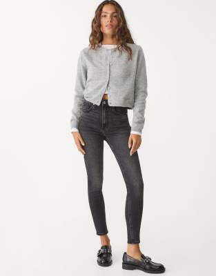 Stradivarius - D09 - Enge Jeans mit superhohem Bund in verwaschenem Schwarz-Grau