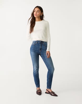 Stradivarius - D09 - Enge Jeans mit superhohem Bund und dunkler Waschung-Blau