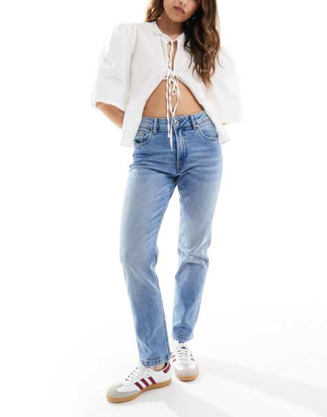 Stradivarius D10 mom slim jean in medium wash - view 1
