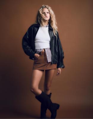 Stradivarius - D62 - Skort aus Wildlederimitat in Braun-Brown