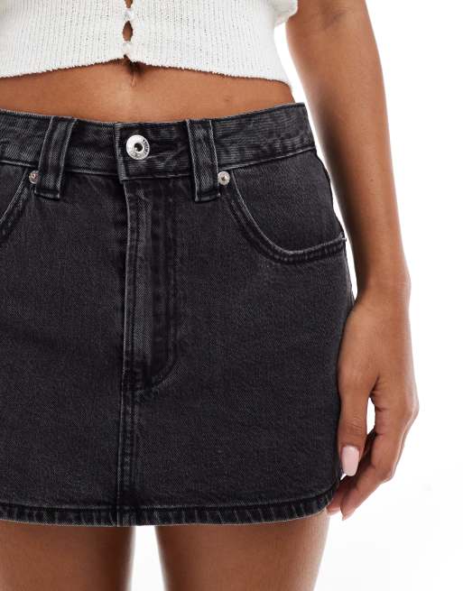 Stradivarius - D62 - Vasket sort skort i denim, 4 af 5