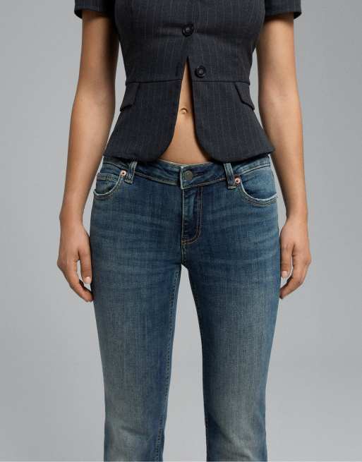 Stradivarius - D67 - Jeans slim boot-cut in denim lavaggio medio, 4 di 7