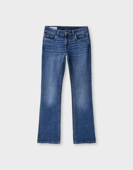 Stradivarius D67 slim fit boot-cut jeans in medium blue denim, 6 of 7