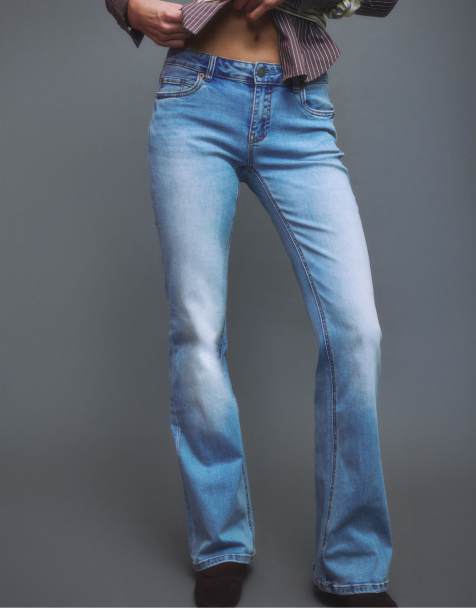 Stradivarius - D67 - Slim-fit boot-cut jeans in medium lichtblauwe denim - view 1