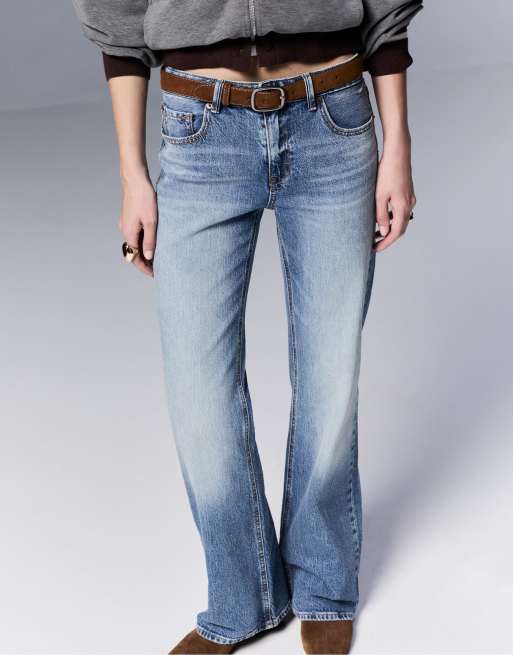 Stradivarius D68 boot-cut fit jeans with belt in medium blue denim, 4 of 4
