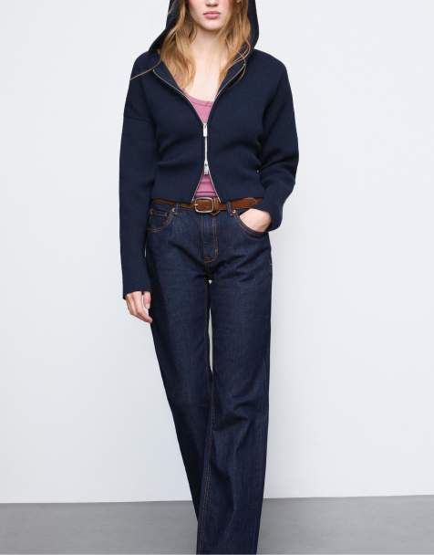 Stradivarius – D68 – Bootcut-Jeans in überfärbtem Jeansblau mit Gürtel - view 1