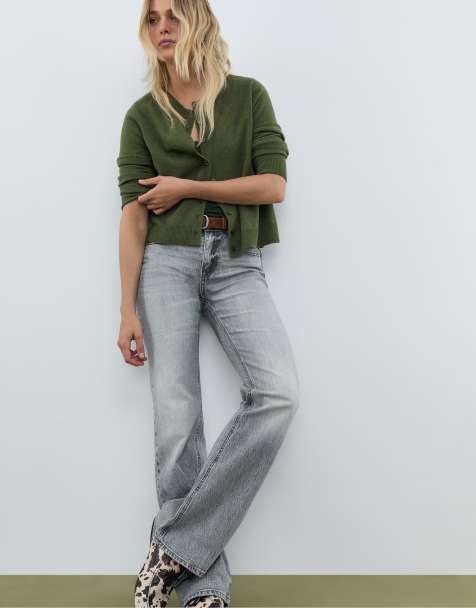 Stradivarius – D68 – Bootcut-Jeans in verwaschenem Hellgrau mit Gürtel - view 1