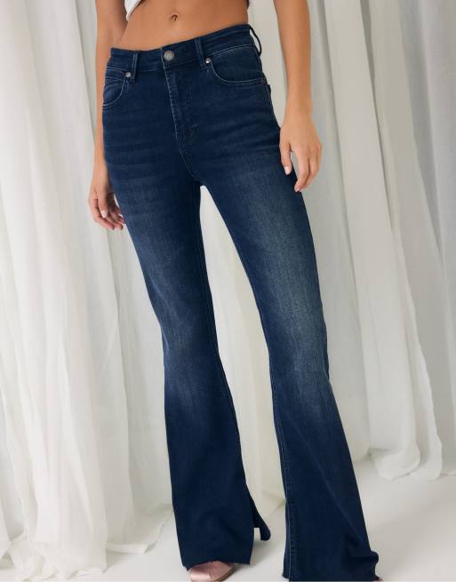 Stradivarius D74 Flared-Jeans mit Schlitz in Dunkelblau, 2 von 7