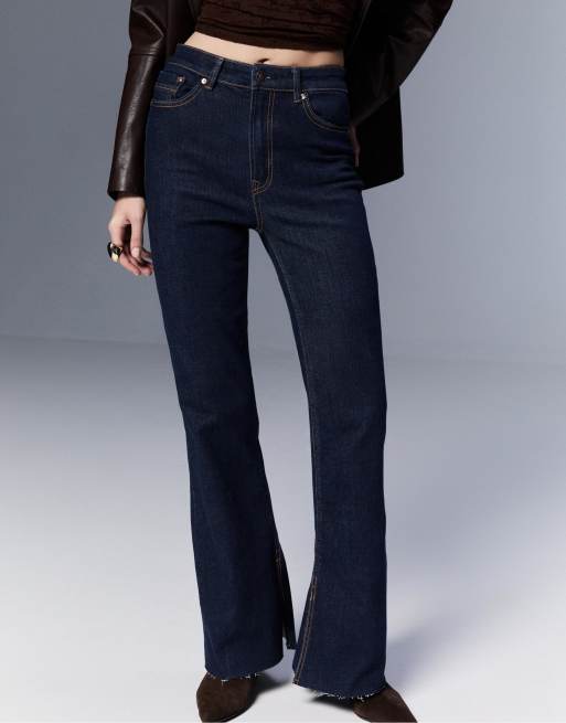 Stradivarius - D74 - Jeans a zampa blu scuro con spacco sul fondo , 4 di 4