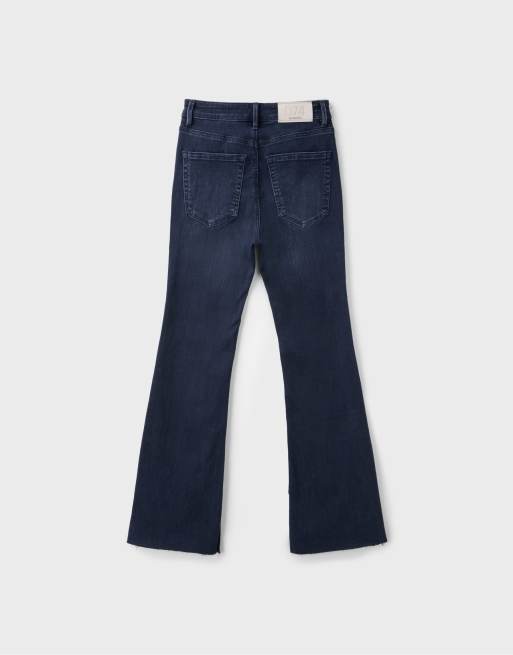 Stradivarius D74 jeans svasati aderenti con spacco blu scuro, 7 di 7