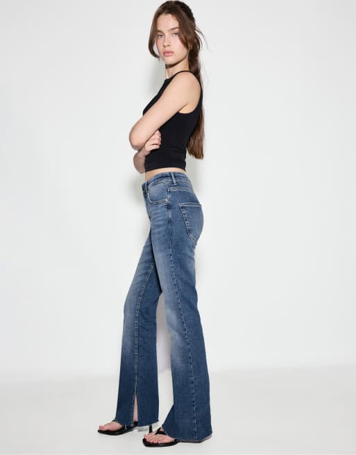 Stradivarius D74 jeans svasati con spacco in denim azzurro medio chiaro, 5 di 7