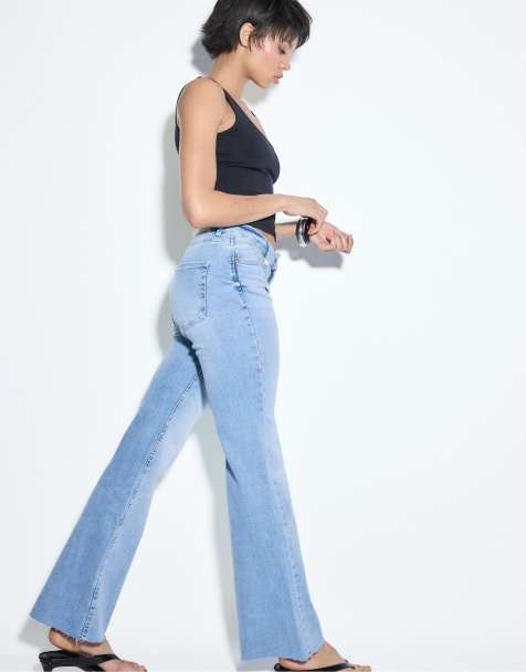 Stradivarius D74 slit fit flared jeans in light bleach - view 1