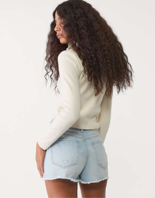 Stradivarius D75 ripped denim shorts in blue denim, 3 of 4