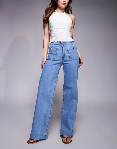 Stradivarius – D77 – Gerade geschnittene Jeans in mittlerer Waschung mit Knopfdetails - view 1