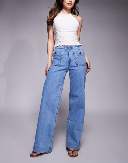 Stradivarius D77 staight leg jeans with button detail in mid wash
