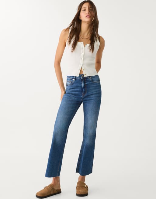 Stradivarius - D78 - Cropped flared jeans in medium blauw 