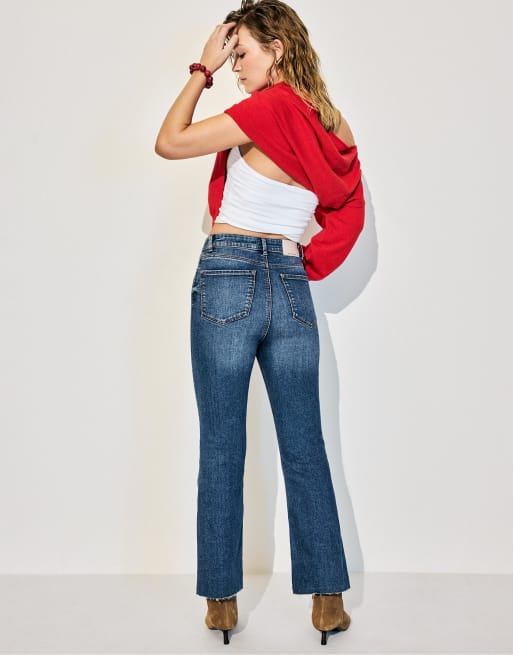 Stradivarius – D78 – Mellanblå, ankellånga jeans med utsvängd design , 4 av 4