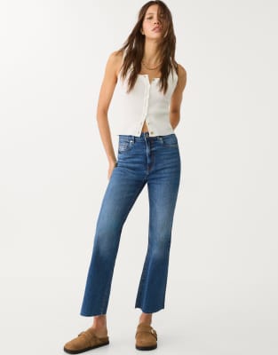 Stradivarius – D78 – Verkürzte Schlagjeans in Mittelblau 
