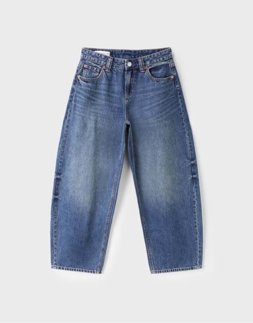 Stradivarius D80 barrel fit jeans in medium denim wash, 6 of 7