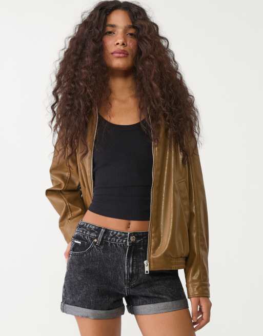 Stradivarius – D83 – Mom-Shorts in verwaschenem Schwarz, 4 von 4