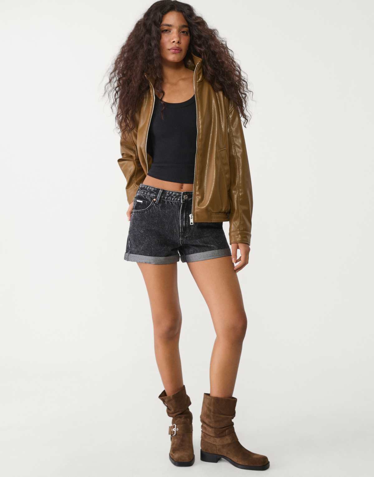 Stradivarius D83 mom shorts in washed black