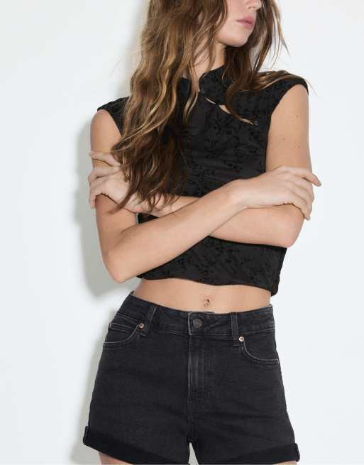 Stradivarius D85 slim mom shorts in light blue, 2 of 4