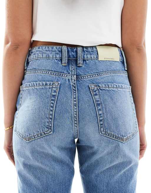Stradivarius - D89 - Mom jeans met lage taille in light wash blauw, 4 van 5