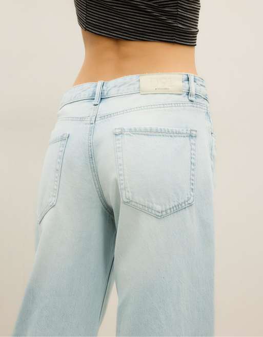 Stradivarius – D91 – Denim-Jeans in Mittelblau mit weitem Bein und niedrigem Bund, 4 von 4
