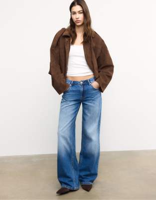 D91 - Denim-Jeans in Mittelblau mit weitem Bein und niedrigem Bund Blau 44