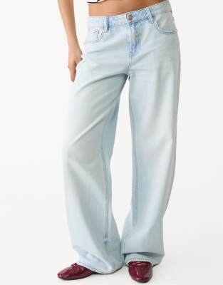 Stradivarius - D91 - Jeans aus blauem Denim mit weitem Bein und niedrigem Bund