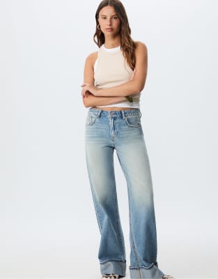 Stradivarius - D91 - Jeans aus mittelhellblauem Denim mit weitem Bein und niedrigem Bund