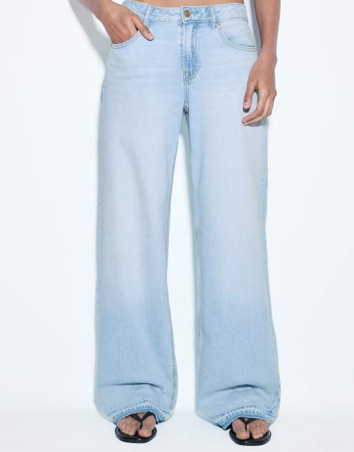 Stradivarius - D91 - Jeans met wijde pijpen en lage taille in medium lichtblauw, 2 van 7