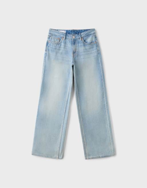 Stradivarius D91 low-rise wide-leg jeans in medium light blue denim, 6 of 7