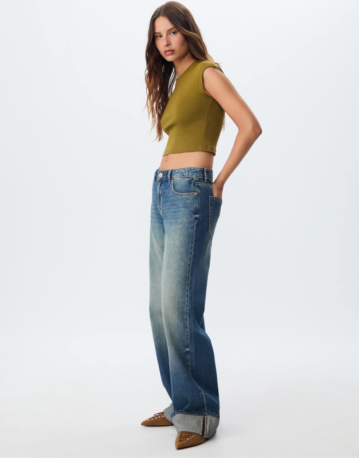 Stradivarius D91 low wide-leg jeans in medium blue denim