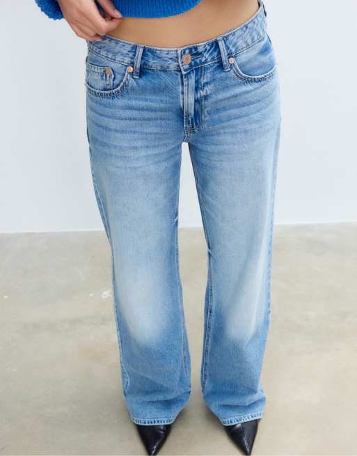 Stradivarius D91 low wide-leg jeans in medium light blue denim, 2 of 4
