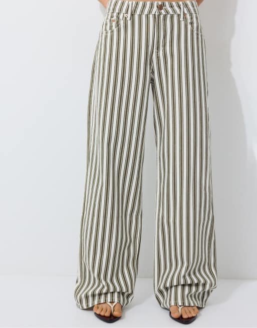 Stradivarius D91 low wide-leg twill jeans in khaki, 2 of 7