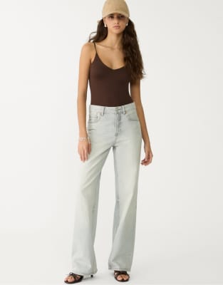 Stradivarius - D92 - Gerade geschnittene Jeans in überfärbtem Blau-Grau