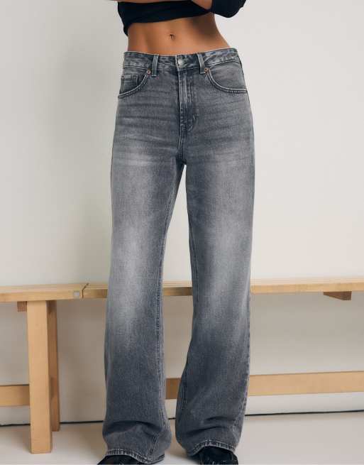 Stradivarius D92 raka jeans med vida ben i mörkgrå denimtvätt, 4 av 7
