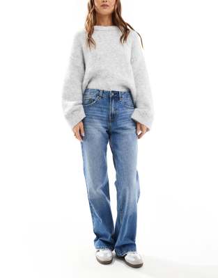 Stradivarius - D92 - Straight Jeans in dunkler Waschung-Blau