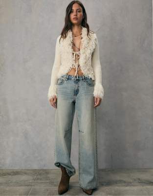 Stradivarius - D94 - Relaxed-Fit-Jeans in überfärbter blauer Waschung mit weitem Bein