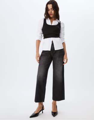 Stradivarius - D96 - Cropped-Jeans im Straight Fit in Schwarz mit verwaschenem Effekt und geradem Bein-Grau