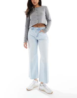 Stradivarius D96 cropped straight jean in light blue