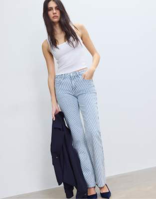 Stradivarius - D98 - Gerade geschnittene Jeans mit Vintage-Effekt und grauer Waschung